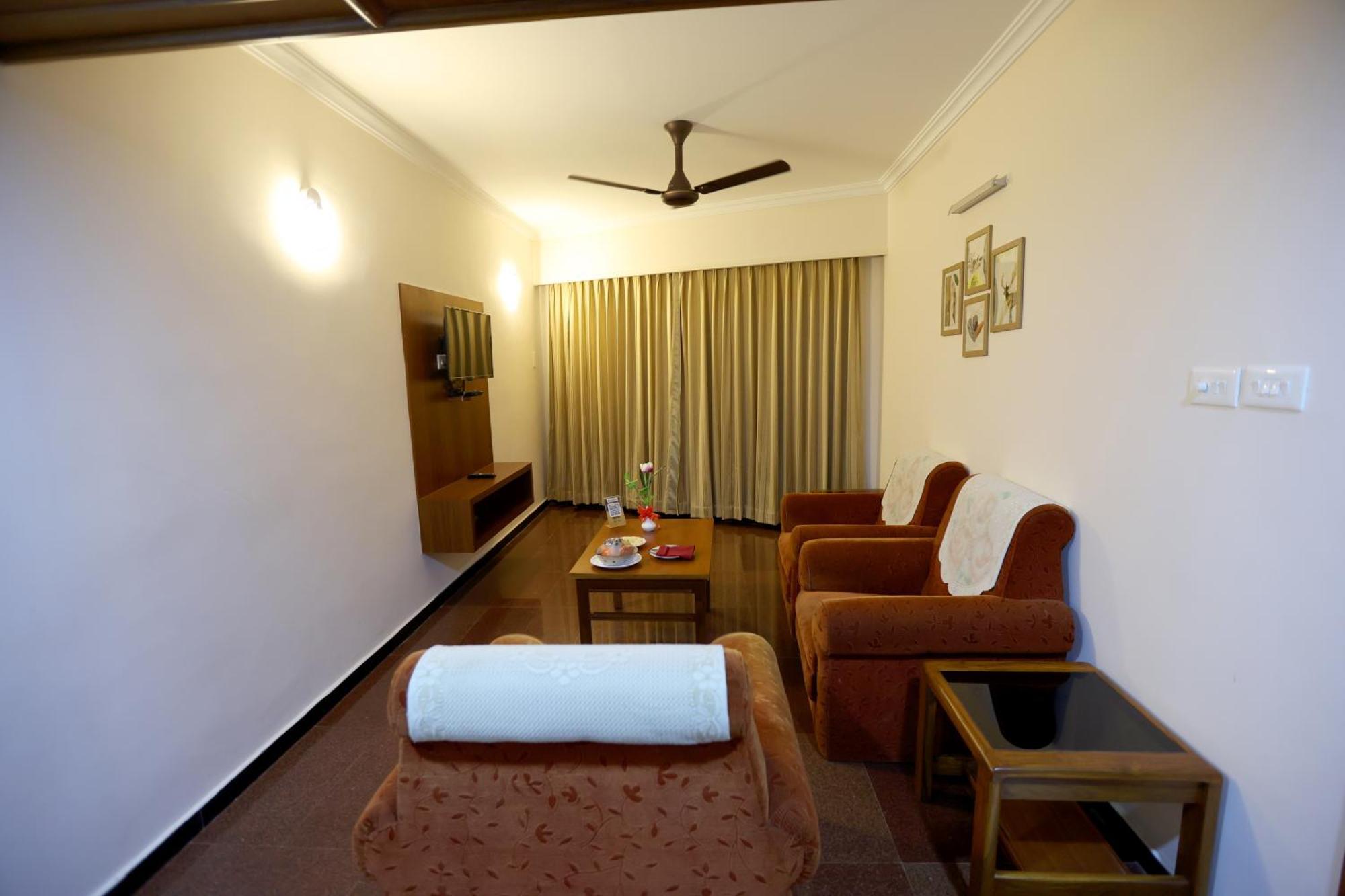 Breeze Residency Hotel Tiruchirappalli Екстериор снимка